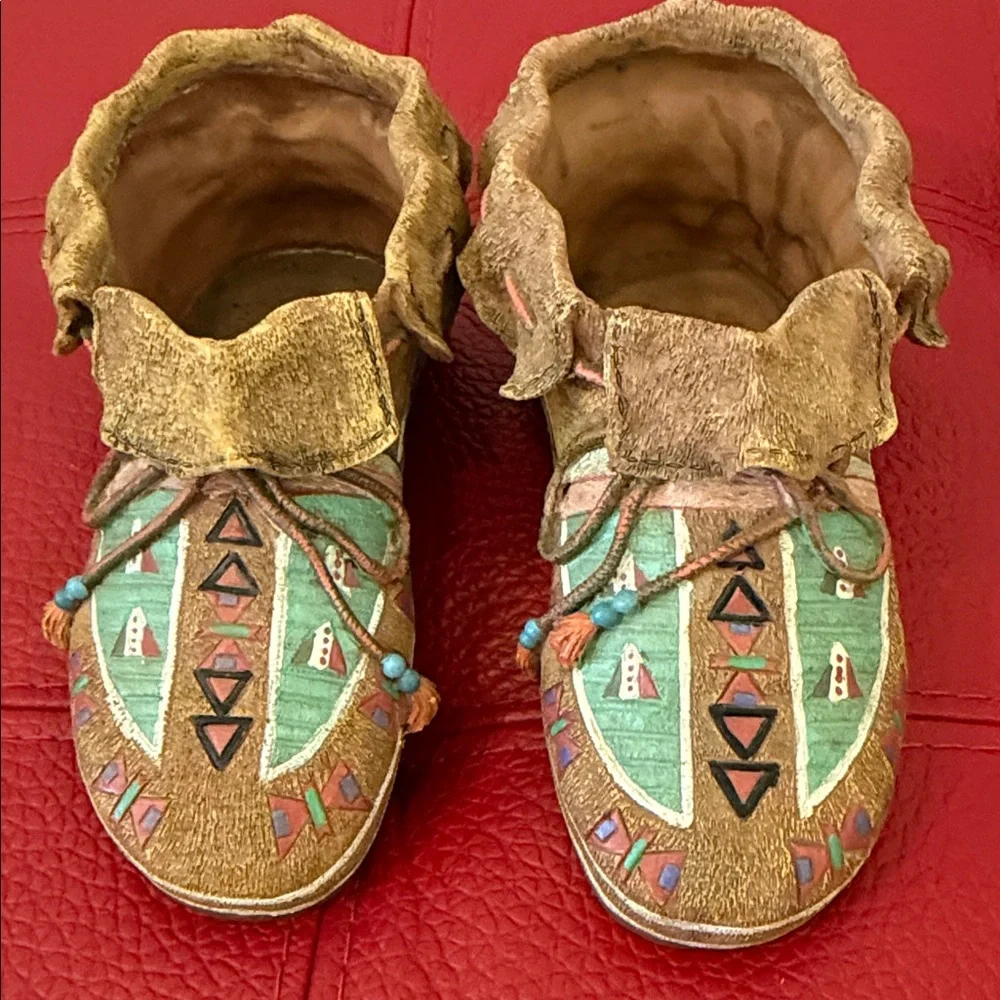Vtg Southwestern Clay Moccasin Figurines Painted Shoes Ornaments - Picture 2 of 10